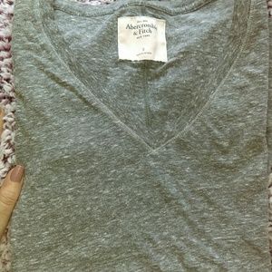 Grey tee